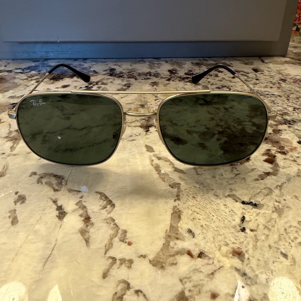 Men’s rayban andrea RB3595